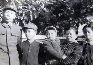 Thiếu tướng Hoàng Sâm – Ký ức về một vị tướng xa nhà