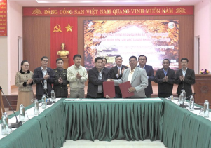 Đoàn công tác của Sở Nông Lâm nghiệp và Ban quản lý Vườn quốc gia Hin Nậm Nô, tỉnh Khăm Muồn, Lào đến làm việc với Ban quản lý VQG Phong Nha – Kẻ Bàng