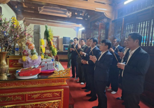 Dâng hương tưởng niệm và phát động Tết trồng cây xuân Ất Tỵ năm 2025