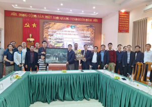 Ban quản lý Vườn quốc gia Nakai – Nậm Thơn, tỉnh Khăm Muồn, Lào thăm, chúc Tết BQL VQG Phong Nha – Kẻ Bàng
