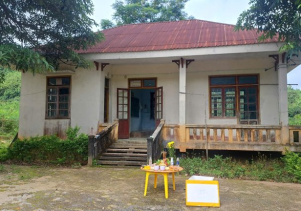 VQG Phong Nha – Kẻ Bàng hỗ trợ bản Chăm Pu, xã Thượng Trạch 500 triệu đồng sửa chữa nhà sinh hoạt cộng đồng