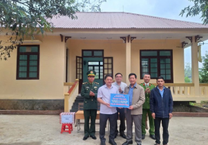 Bàn giao, đưa vào sử dụng công trình sửa chữa nhà sinh hoạt cộng đồng bản Chăm Pu, xã Thượng Trạch