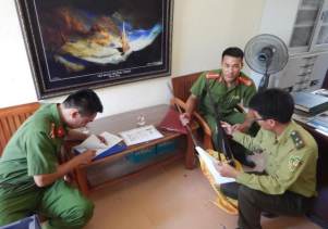 Kiểm lâm Vườn Quốc gia Phong Nha – Kẻ Bàng bắt giữ súng chuyển giao cho Công an