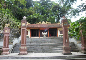 Đền tưởng niệm các anh hùng liệt sỹ Đường 20 – Quyết Thắng