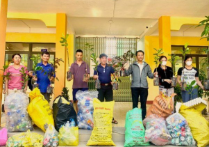 Đoàn Cơ sở VQG Phong Nha – Kẻ Bàng chức thành công Chương trình đổi rác thải nhựa lấy cây xanh trên địa bàn thị trấn Phong Nha