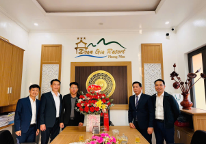 Lãnh đạo BQL VQG Phong Nha – Kẻ Bàng thăm, chúc Tết Dương lịch 2026 các đơn vị kinh doanh du lịch trong khu vực