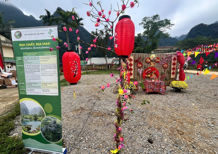 Ban quản lý VQG Phong Nha – Kẻ Bàng tham gia chương trình  “Xuân Biên phòng - Ấm lòng dân bản”