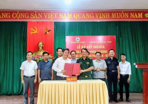 Đồn Biên phòng Cà Roòng và Trung tâm Du lịch Phong Nha - Kẻ Bàng ký kết nghĩa, tăng cường phối hợp bảo vệ biên giới và phát triển du lịch bền vững