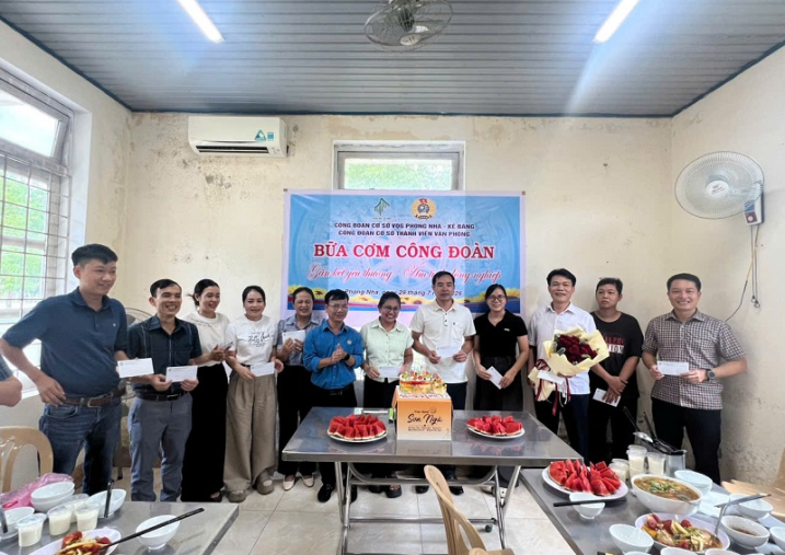 Ấm áp chương trình “Bữa cơm Công đoàn” tại Công đoàn cơ sở thành viên Văn phòng Ban Quản lý Vườn quốc gia Phong Nha – Kẻ Bàng