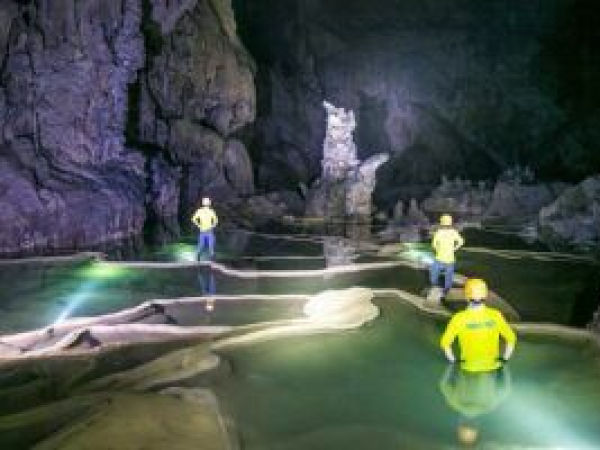 Tuyến Hang Đại Ả, hang Over, hang Pygmy